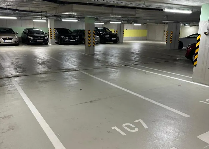Ein Park Apartment With Free Parking