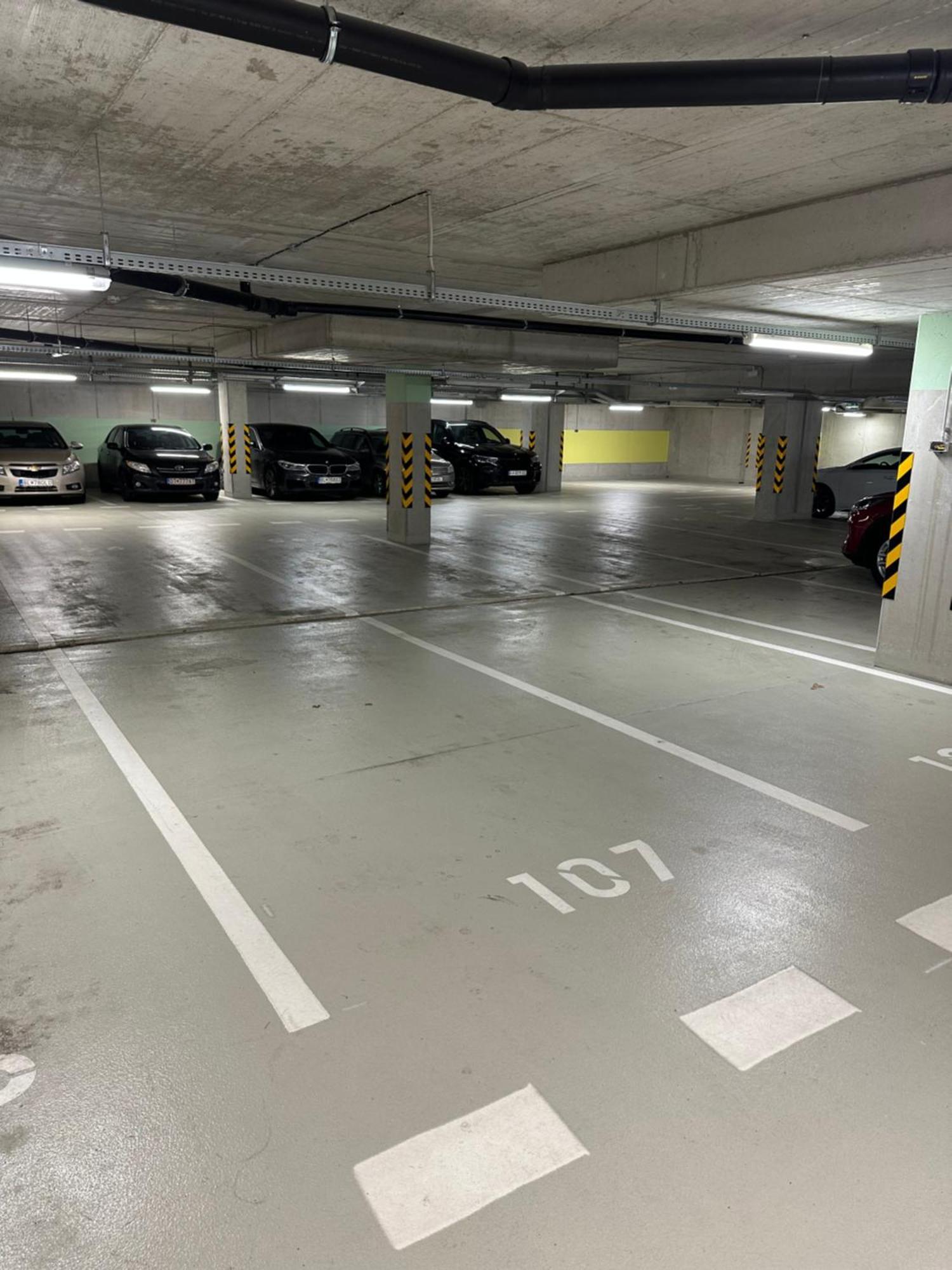 Ein Park With Free Parking Apartment